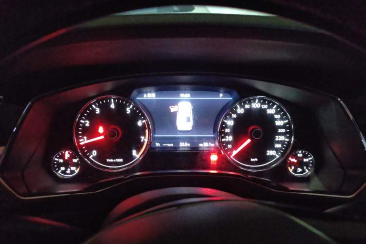 Used Volkswagen Phideon 2019 380TSI Two-Wheel Drive Business Edition China VI Standard Instrument Cluster