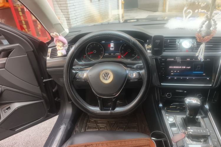 Used Volkswagen Phideon 2019 380TSI Two-Wheel Drive Business Edition China VI Standard Steering Wheel