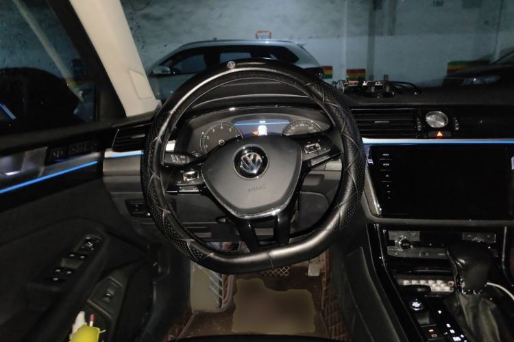 Used Volkswagen Phideon 2019 380TSI Two-Wheel Drive Business Edition China VI Standard Steering Wheel