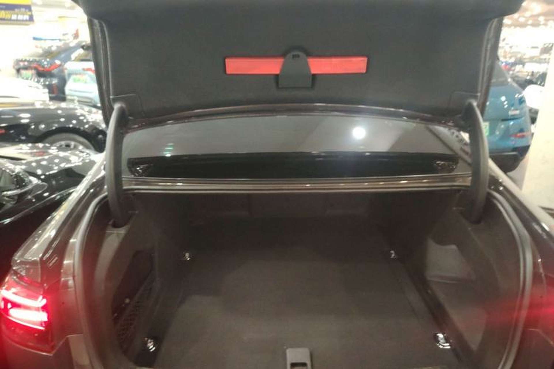 Used Volkswagen Phideon 2019 380TSI Two-Wheel Drive Business Edition China VI Standard Trunk