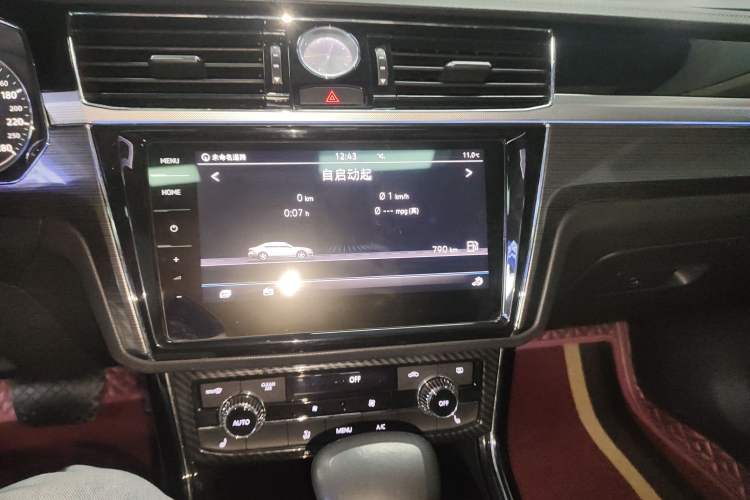 Used Volkswagen Phideon 2019 380TSI Two-Wheel Drive Business Edition China V Standard Audio And AC Panel