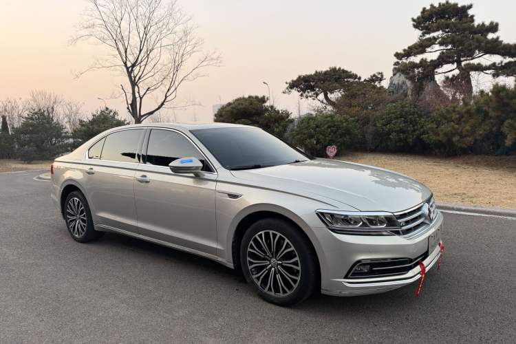 Used Volkswagen Phideon 2019 380TSI Two-Wheel Drive Business Edition China V Standard Exterior 2