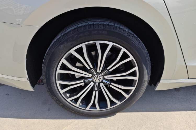Used Volkswagen Phideon 2019 380TSI Two-Wheel Drive Business Edition China VI Standard Exterior 4