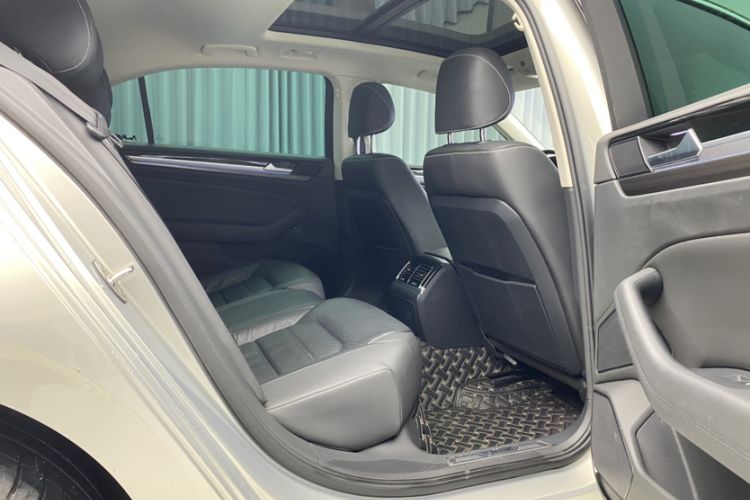 Used Volkswagen Phideon 2019 380TSI Two-Wheel Drive Business Edition China V Standard Headliner