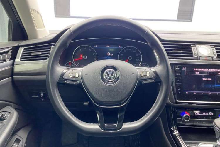 Used Volkswagen Phideon 2019 380TSI Two-Wheel Drive Business Edition China V Standard Interior 1