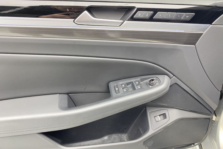 Used Volkswagen Phideon 2019 380TSI Two-Wheel Drive Business Edition China V Standard Interior 3
