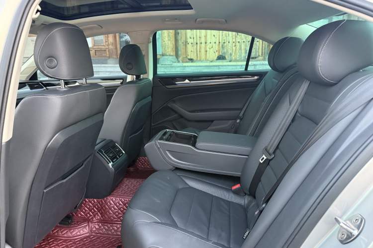 Used Volkswagen Phideon 2019 380TSI Two-Wheel Drive Business Edition China V Standard Interior 3