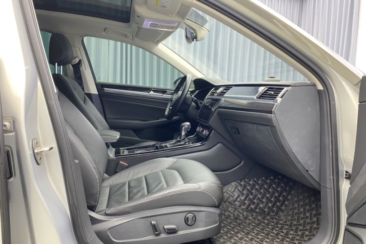Used Volkswagen Phideon 2019 380TSI Two-Wheel Drive Business Edition China V Standard Interior 5