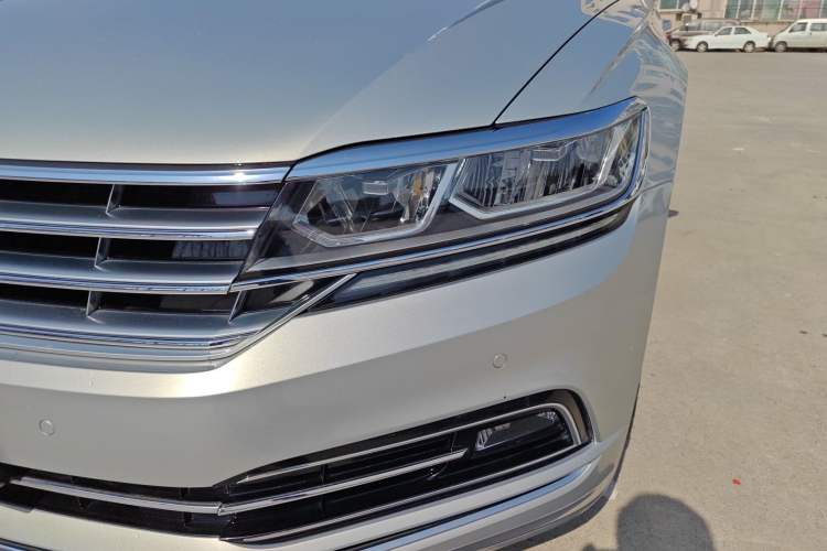 Used Volkswagen Phideon 2019 380TSI Two-Wheel Drive Business Edition China VI Standard Left Front Headlight