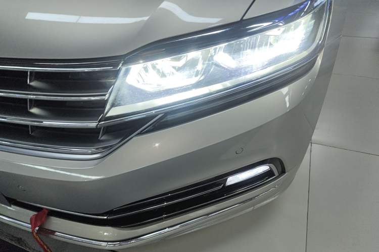 Used Volkswagen Phideon 2019 380TSI Two-Wheel Drive Business Edition China V Standard Left Front Headlight