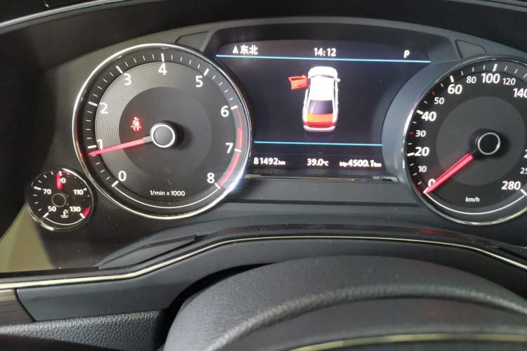 Used Volkswagen Phideon 2019 380TSI Two-Wheel Drive Business Edition China VI Standard Odometer Close Up