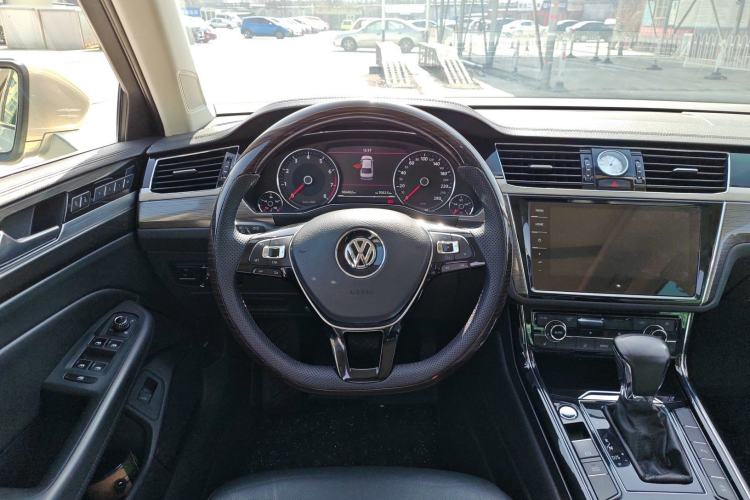 Used Volkswagen Phideon 2019 380TSI Two-Wheel Drive Business Edition China VI Standard Steering Wheel