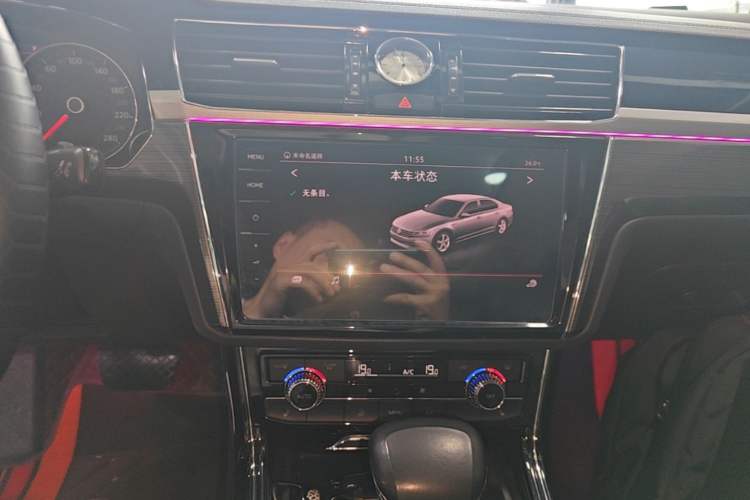 Used Volkswagen Phideon 2019 380TSI Two-Wheel Drive Business Edition China VI Standard Audio And AC Panel