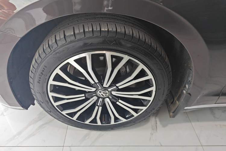 Used Volkswagen Phideon 2019 380TSI Two-Wheel Drive Business Edition China VI Standard Exterior 4