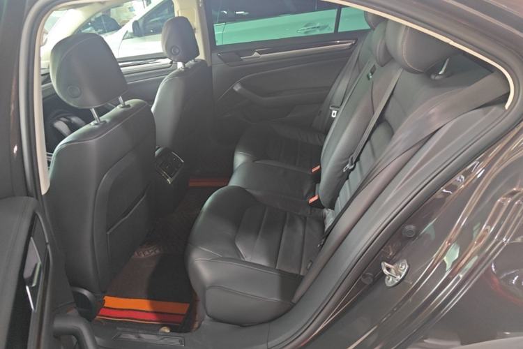 Used Volkswagen Phideon 2019 380TSI Two-Wheel Drive Business Edition China VI Standard Left Rear Seat