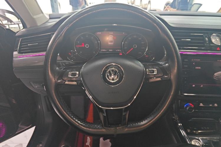 Used Volkswagen Phideon 2019 380TSI Two-Wheel Drive Business Edition China VI Standard Steering Wheel