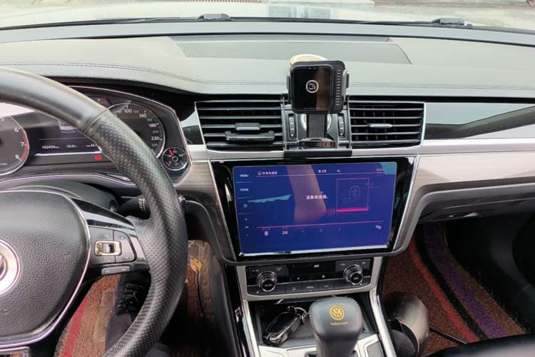 Used Volkswagen Phideon 2019 380TSI Two-Wheel Drive Business Edition China VI Standard Audio And AC Panel
