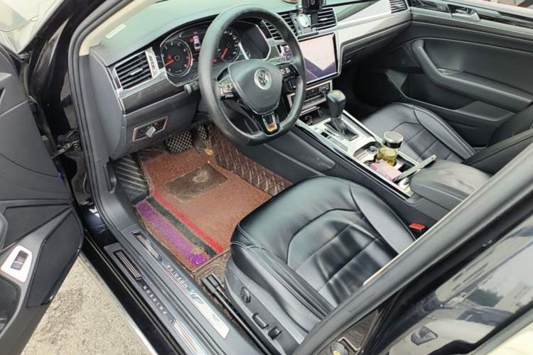 Used Volkswagen Phideon 2019 380TSI Two-Wheel Drive Business Edition China VI Standard Driver Seat