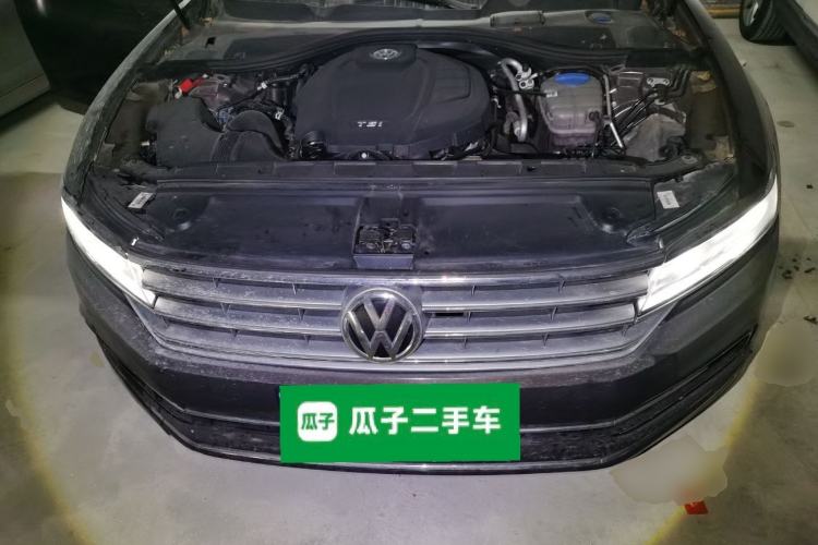 Used Volkswagen Phideon 2019 380TSI Two-Wheel Drive Business Edition China VI Standard Engine Bay