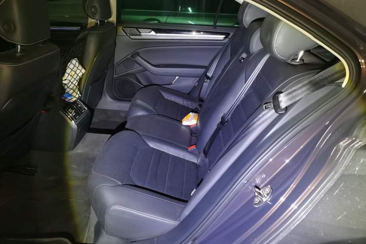 Used Volkswagen Phideon 2019 380TSI Two-Wheel Drive Business Edition China VI Standard Left Rear Seat