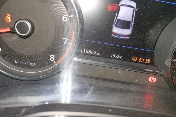 Used Volkswagen Phideon 2019 380TSI Two-Wheel Drive Business Edition China VI Standard Odometer Close Up