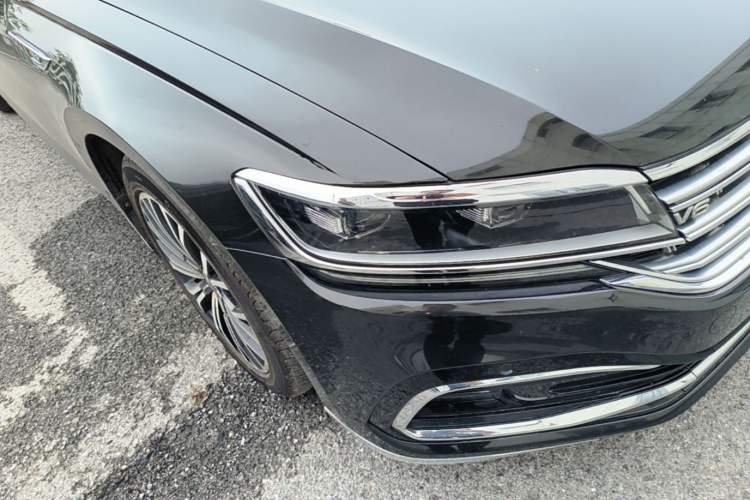 Used Volkswagen Phideon 2019 380TSI Two-Wheel Drive Business Edition China VI Standard Right Front Headlight