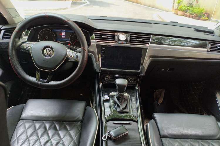 Used Volkswagen Phideon 2019 380TSI Two-Wheel Drive Luxury Flagship Version China VI Standard Center Console