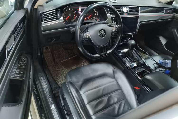 Used Volkswagen Phideon 2019 380TSI Two-Wheel Drive Business Edition China VI Standard Driver Seat