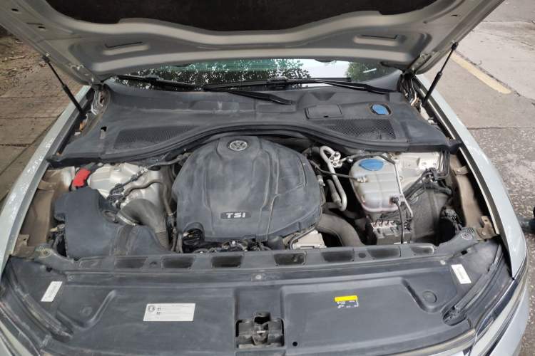 Used Volkswagen Phideon 2019 380TSI Two-Wheel Drive Business Edition China V Standard Engine Bay