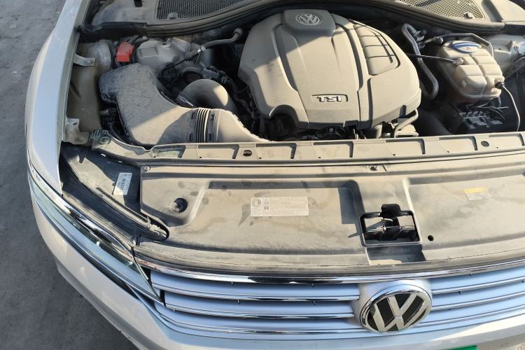 Used Volkswagen Phideon 2019 380TSI Two-Wheel Drive Flagship Version China VI Standard Engine Bay Right