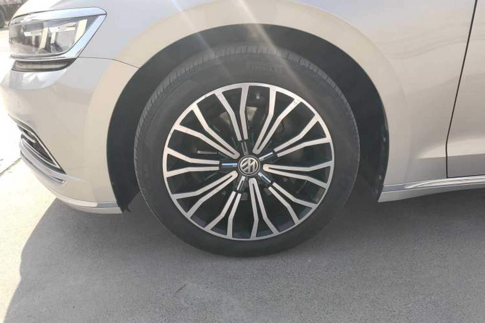 Used Volkswagen Phideon 2019 380TSI Two-Wheel Drive Business Edition China VI Standard Exterior 7