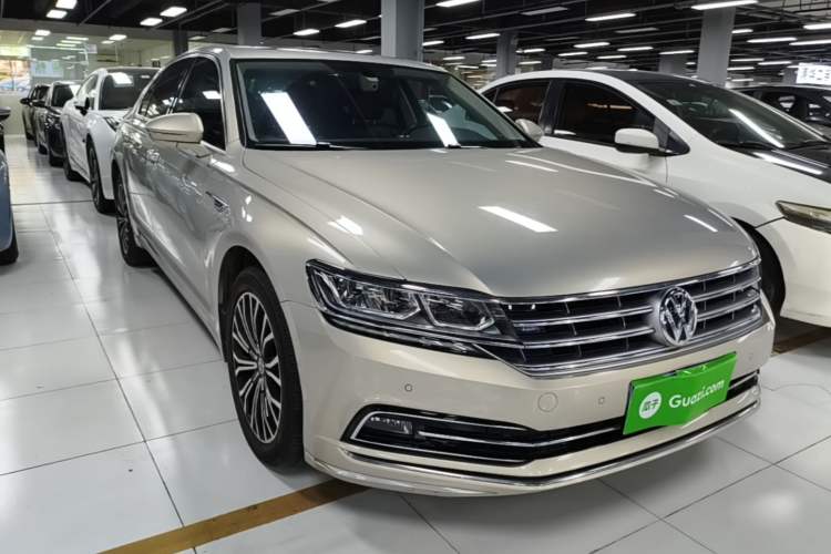 Used Volkswagen Phideon 2019 380TSI Two-Wheel Drive Business Edition China VI Standard Front Right 45 Deg