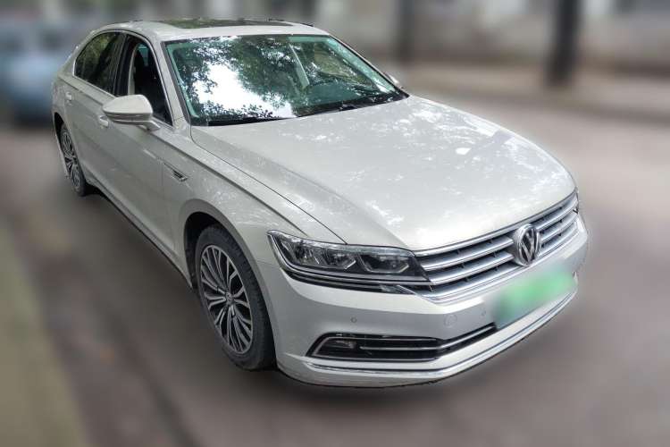 Used Volkswagen Phideon 2019 380TSI Two-Wheel Drive Business Edition China V Standard Front Right 45 Deg