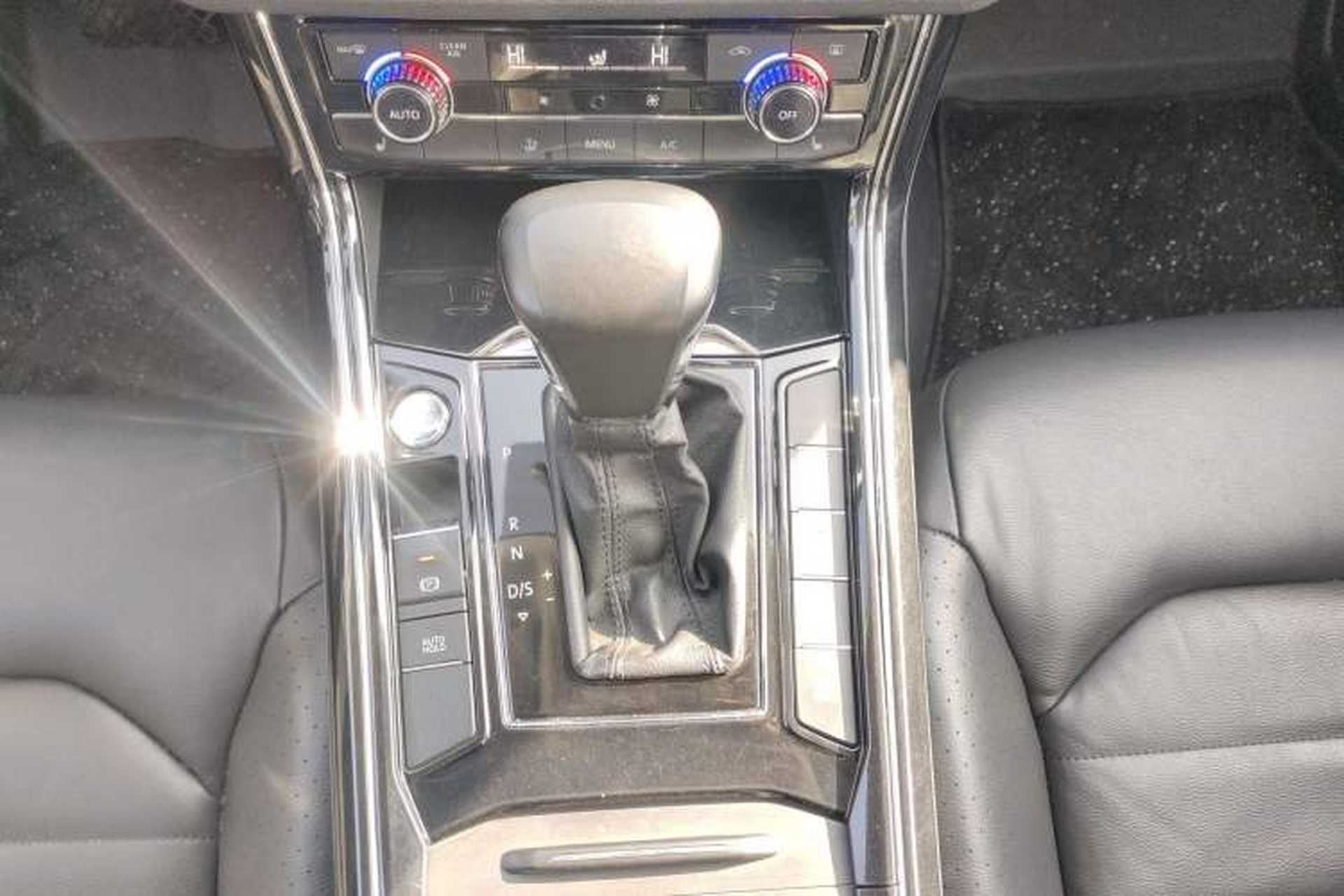 Used Volkswagen Phideon 2019 380TSI Two-Wheel Drive Business Edition China VI Standard Gear Lever