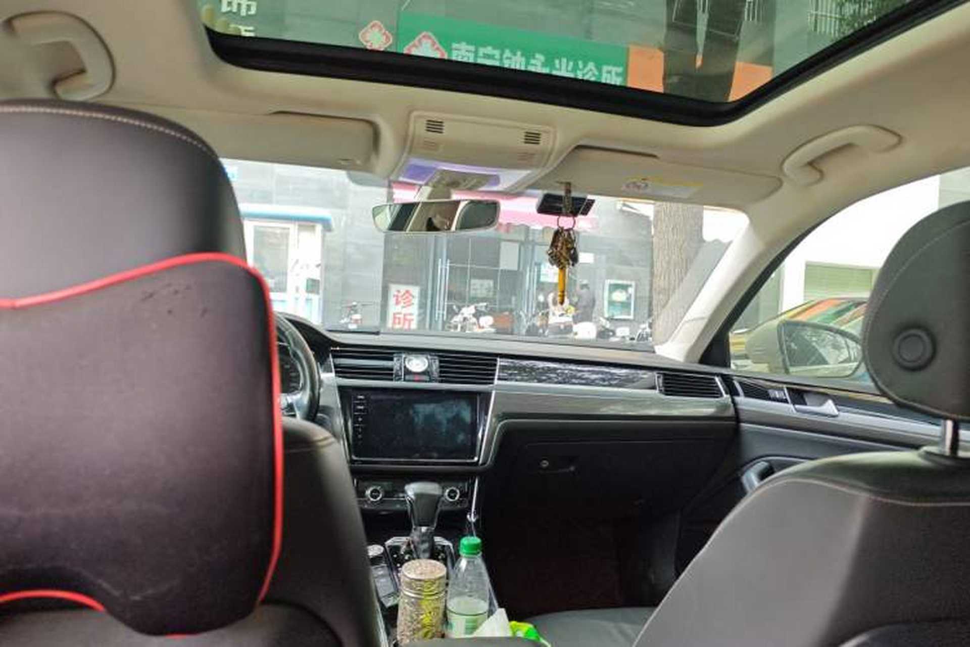 Used Volkswagen Phideon 2019 380TSI Two-Wheel Drive Business Edition China VI Standard Headliner