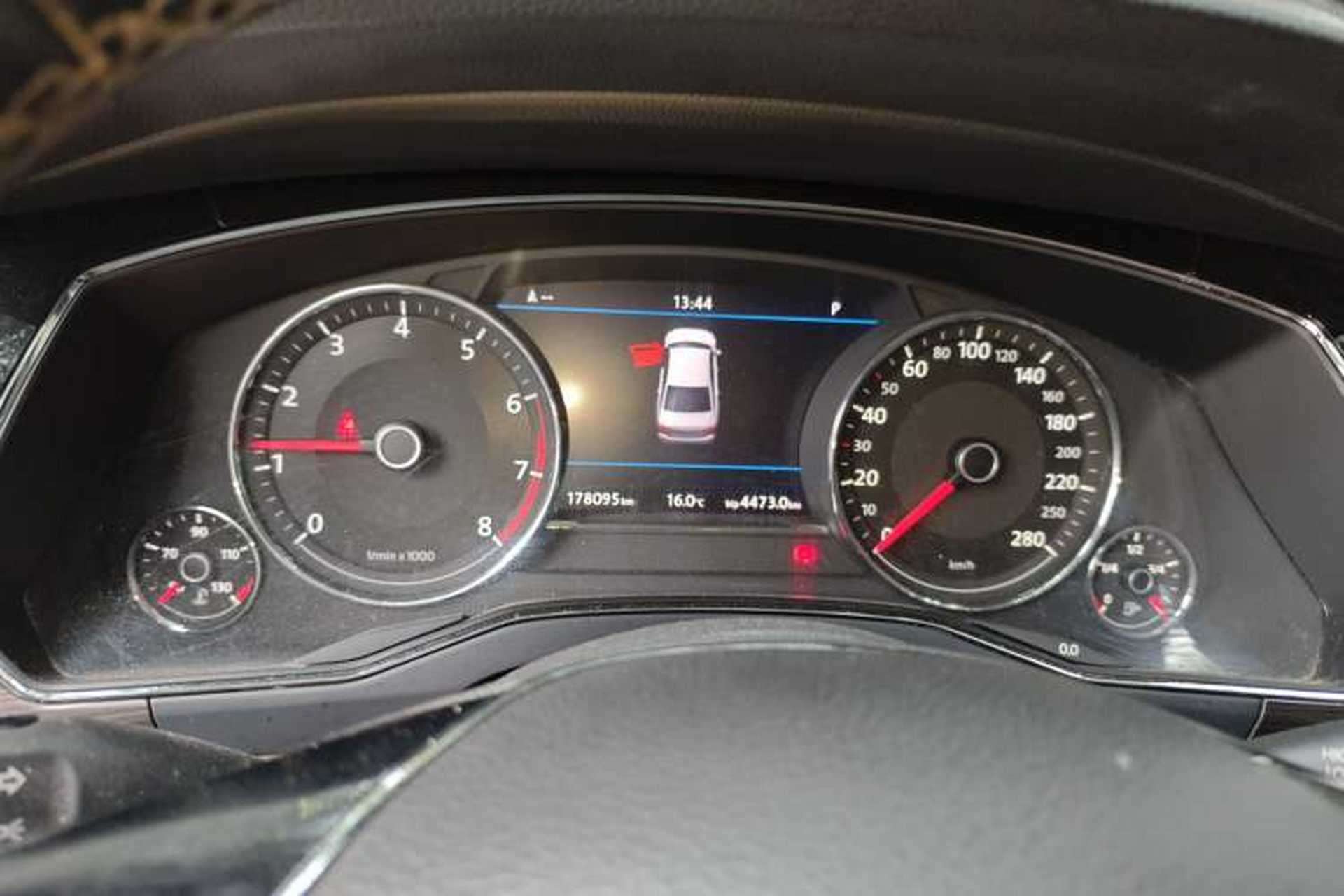 Used Volkswagen Phideon 2019 380TSI Two-Wheel Drive Business Edition China VI Standard Instrument Cluster