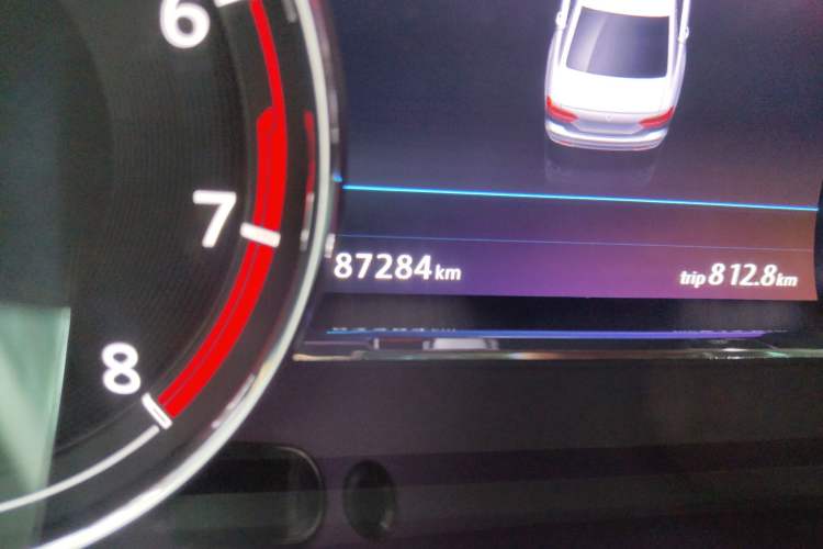 Used Volkswagen Phideon 2019 380TSI Two-Wheel Drive Business Edition China V Standard Odometer Close Up