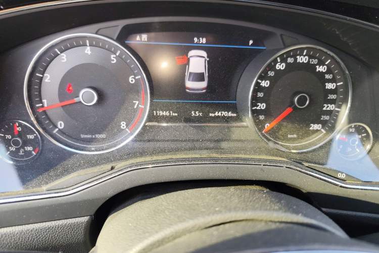 Used Volkswagen Phideon 2019 380TSI Two-Wheel Drive Flagship Version China VI Standard Odometer Close Up