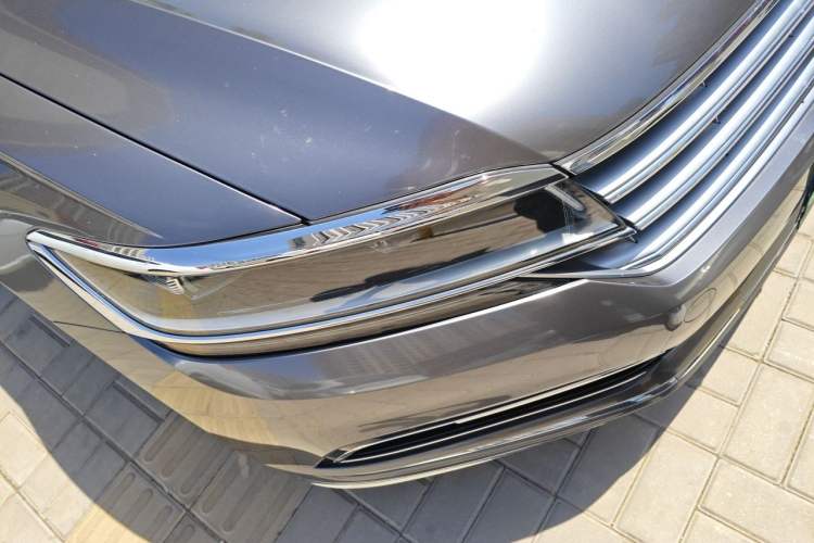 Used Volkswagen Phideon 2019 380TSI Two-Wheel Drive Business Edition China VI Standard Right Front Headlight