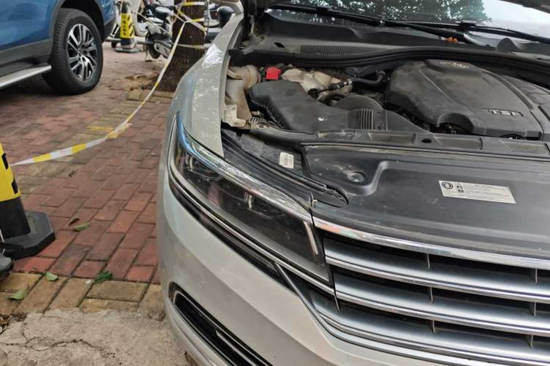 Used Volkswagen Phideon 2019 380TSI Two-Wheel Drive Business Edition China VI Standard Right Front Headlight