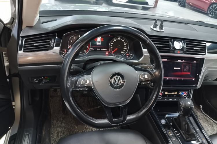 Used Volkswagen Phideon 2019 380TSI Two-Wheel Drive Business Edition China VI Standard Steering Wheel