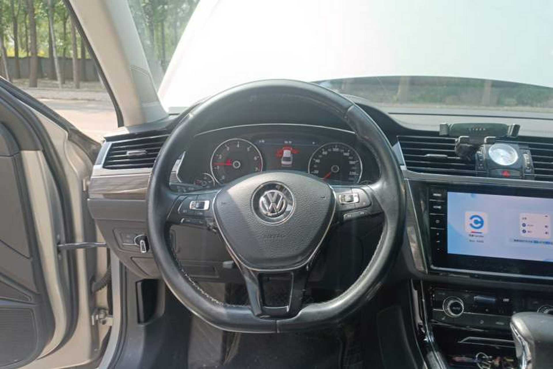 Used Volkswagen Phideon 2019 380TSI Two-Wheel Drive Business Edition China VI Standard Steering Wheel