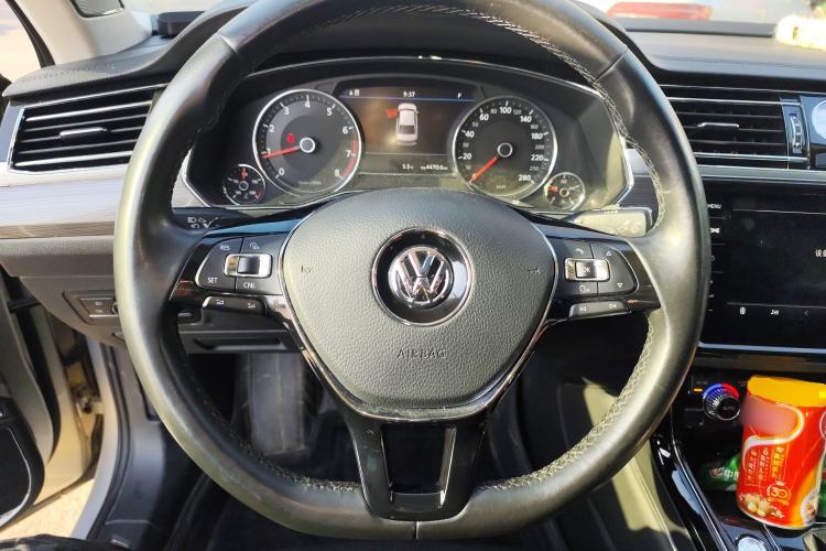 Used Volkswagen Phideon 2019 380TSI Two-Wheel Drive Flagship Version China VI Standard Steering Wheel