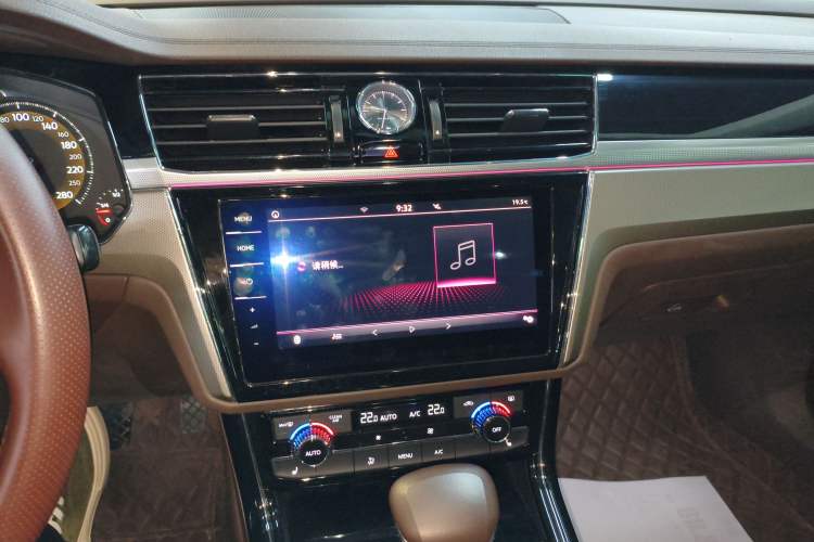 Used Volkswagen Phideon 2021 380TSI Luxury Edition Audio And AC Panel