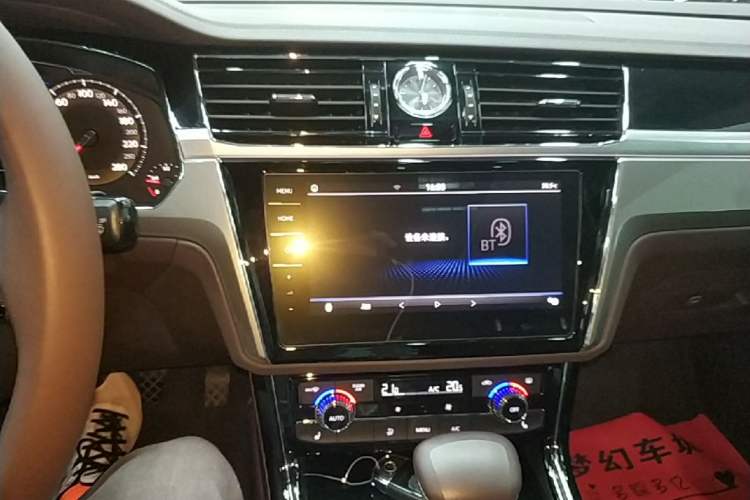 Used Volkswagen Phideon 2021 380TSI Luxury Edition Audio And AC Panel