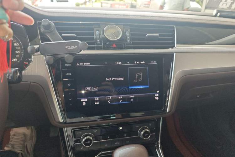 Used Volkswagen Phideon 2021 380TSI Luxury Edition Audio And AC Panel