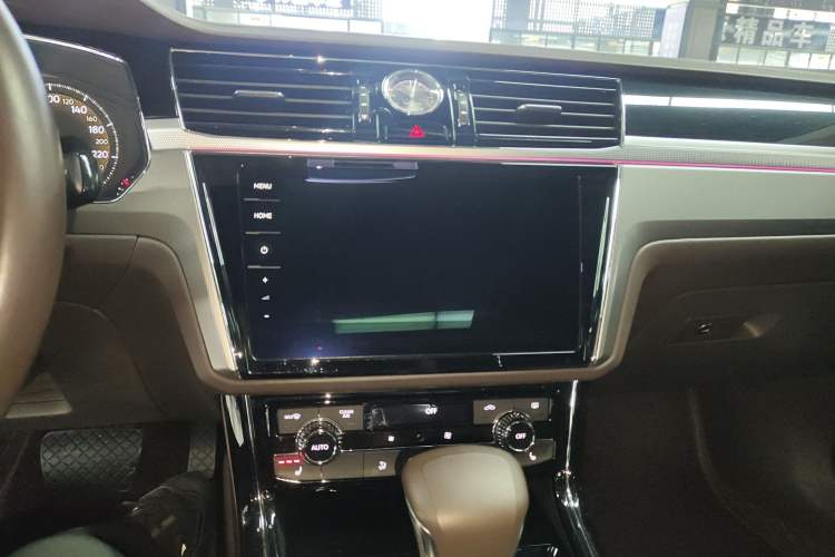 Used Volkswagen Phideon 2021 380TSI Luxury Edition Audio And AC Panel