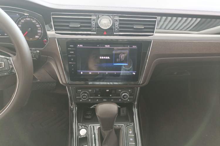 Used Volkswagen Phideon 2021 380TSI Prestige Edition Audio And AC Panel