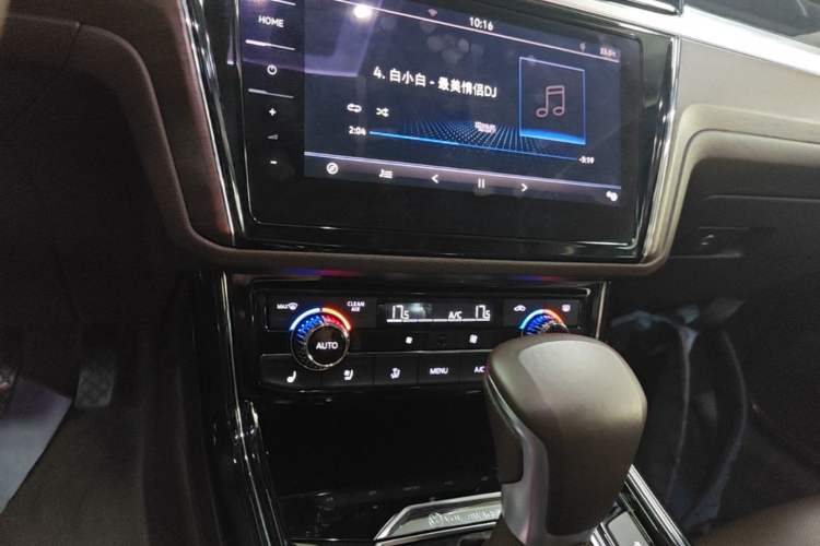 Used Volkswagen Phideon 2021 380TSI Prestige Edition Audio And AC Panel