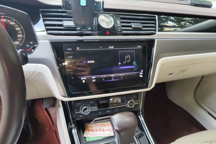 Used Volkswagen Phideon 2021 380TSI Luxury Edition Audio And AC Panel